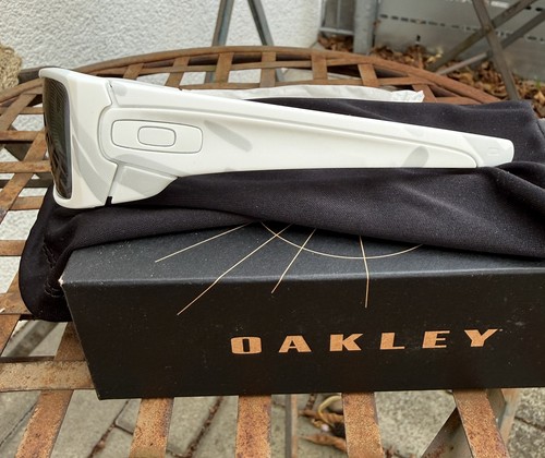 Oakley fuel cell - fuel, white